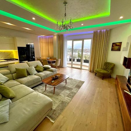 Queen'S Luxury Apartments Lake 地拉那 外观 照片