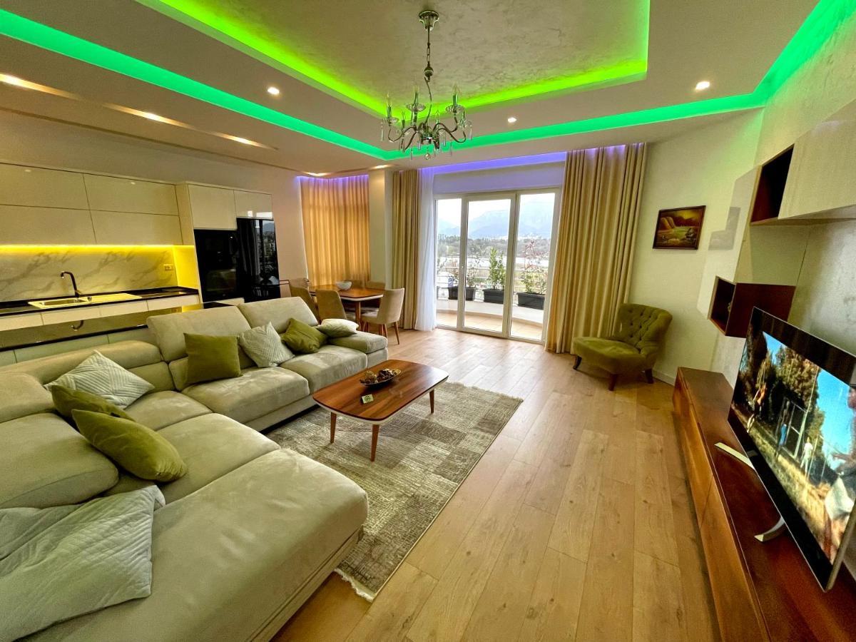Queen'S Luxury Apartments Lake 地拉那 外观 照片