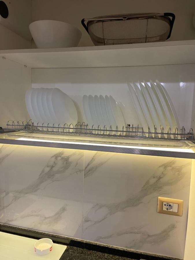 Queen'S Luxury Apartments Lake 地拉那 外观 照片